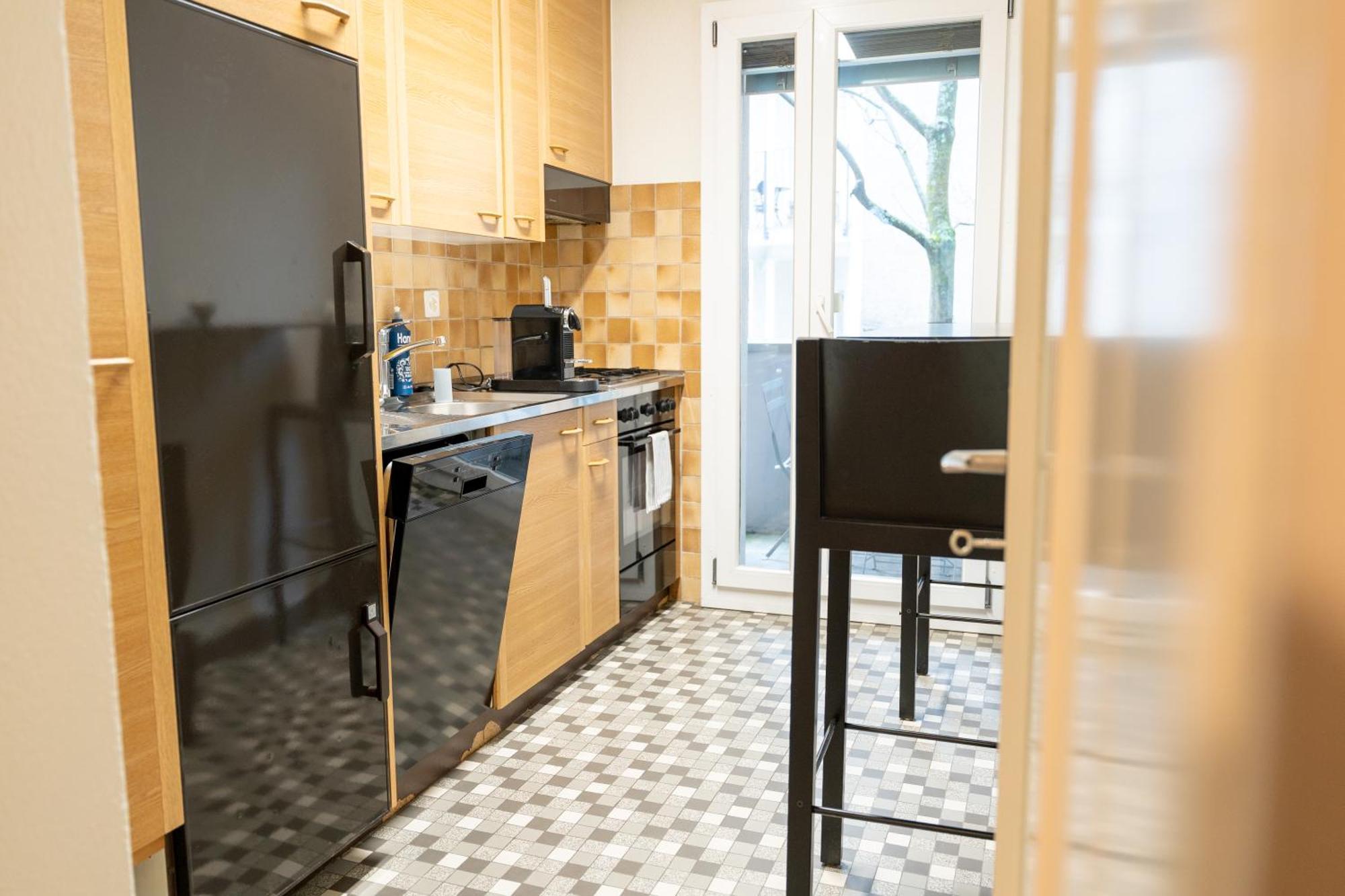 Gemuetliche Grosse Wohnung Naehe Uni Basel Bagian luar foto
