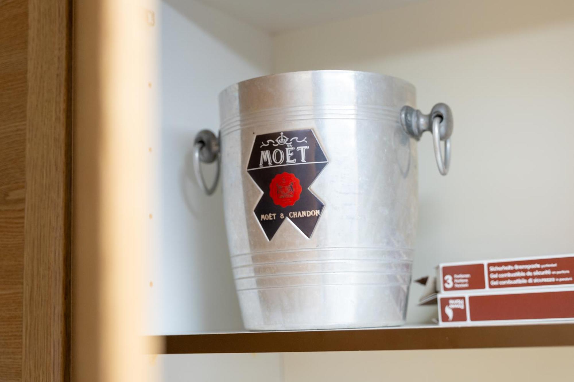 Gemuetliche Grosse Wohnung Naehe Uni Basel Bagian luar foto